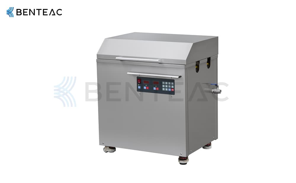 Anilox roller cleaning machine