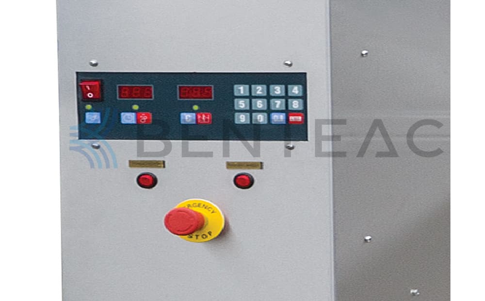 Double-sink ultrasonic cleaning machine