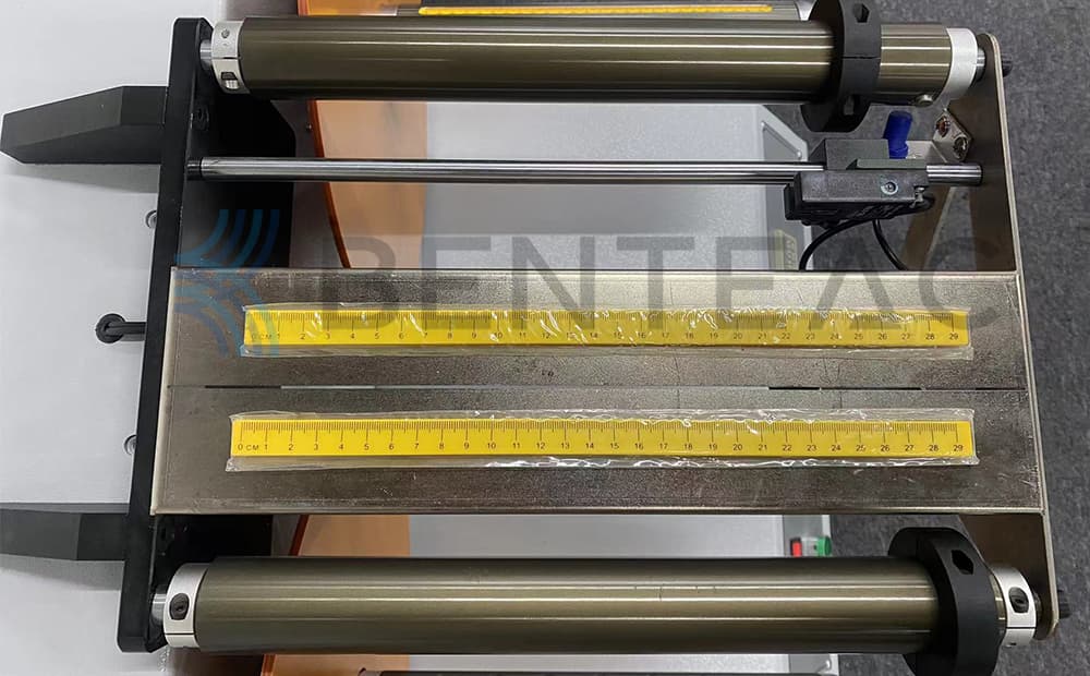 Horizontal rewinding machine