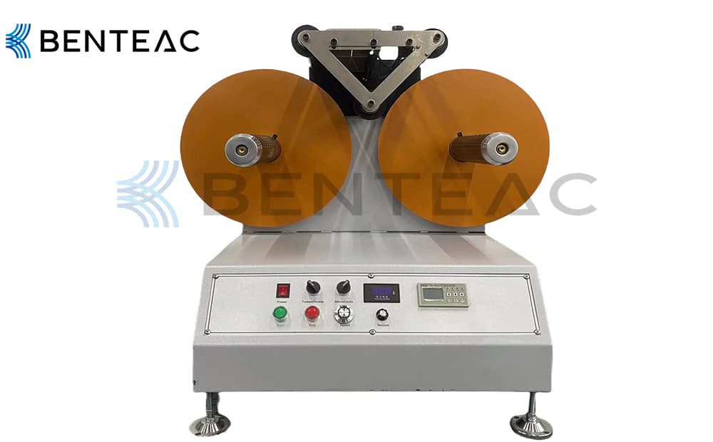 Horizontal rewinding machine