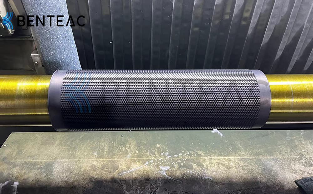 Seamless glue roller / flexo