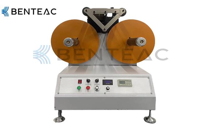 Horizontal rewinding machine